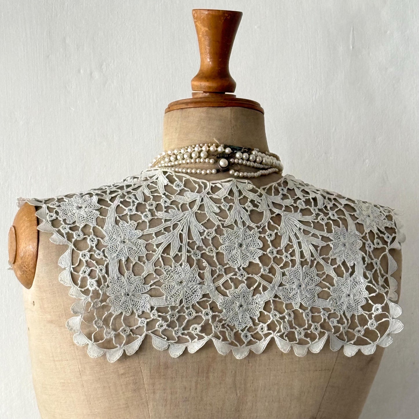 Pretty French Antique Handmade Lace Collar