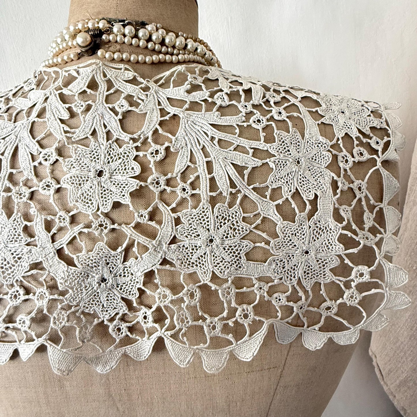 Pretty French Antique Handmade Lace Collar