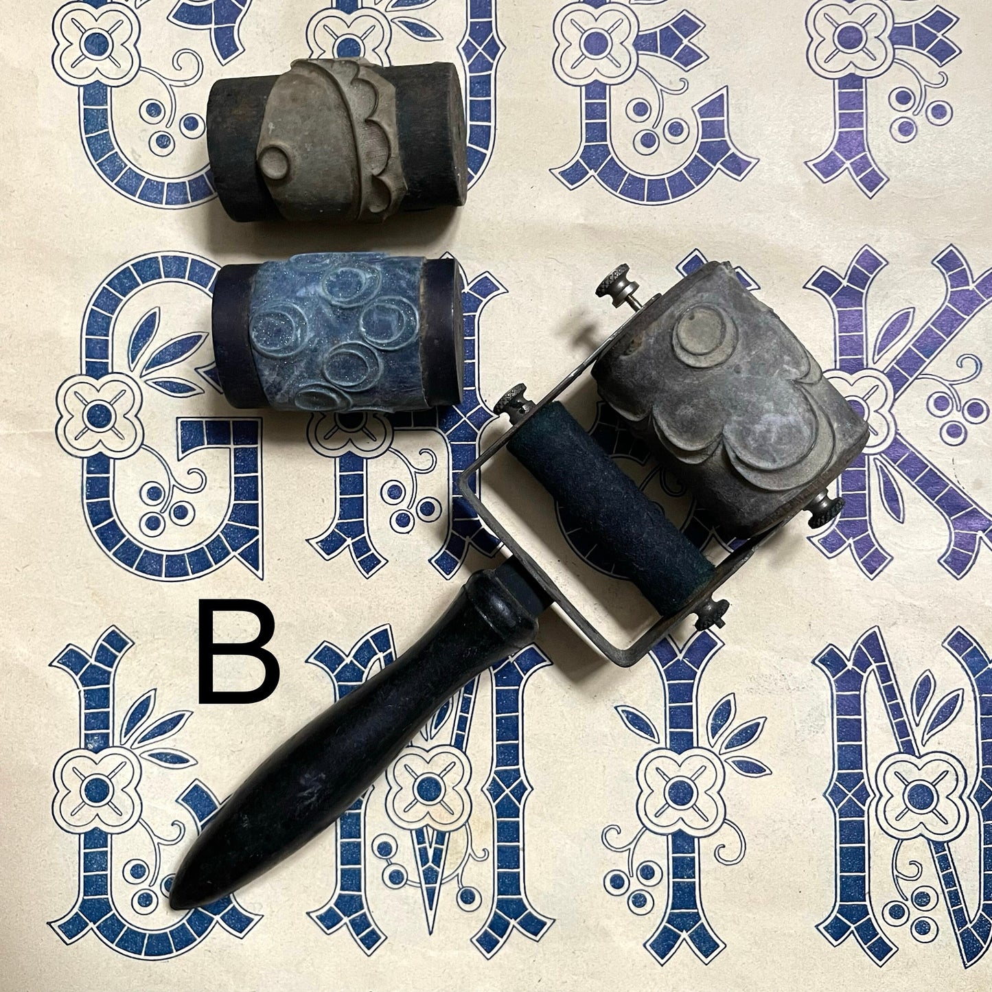 XL French Antique Embroidery Roller Stamp with Handle & 2 Extra Barrels
