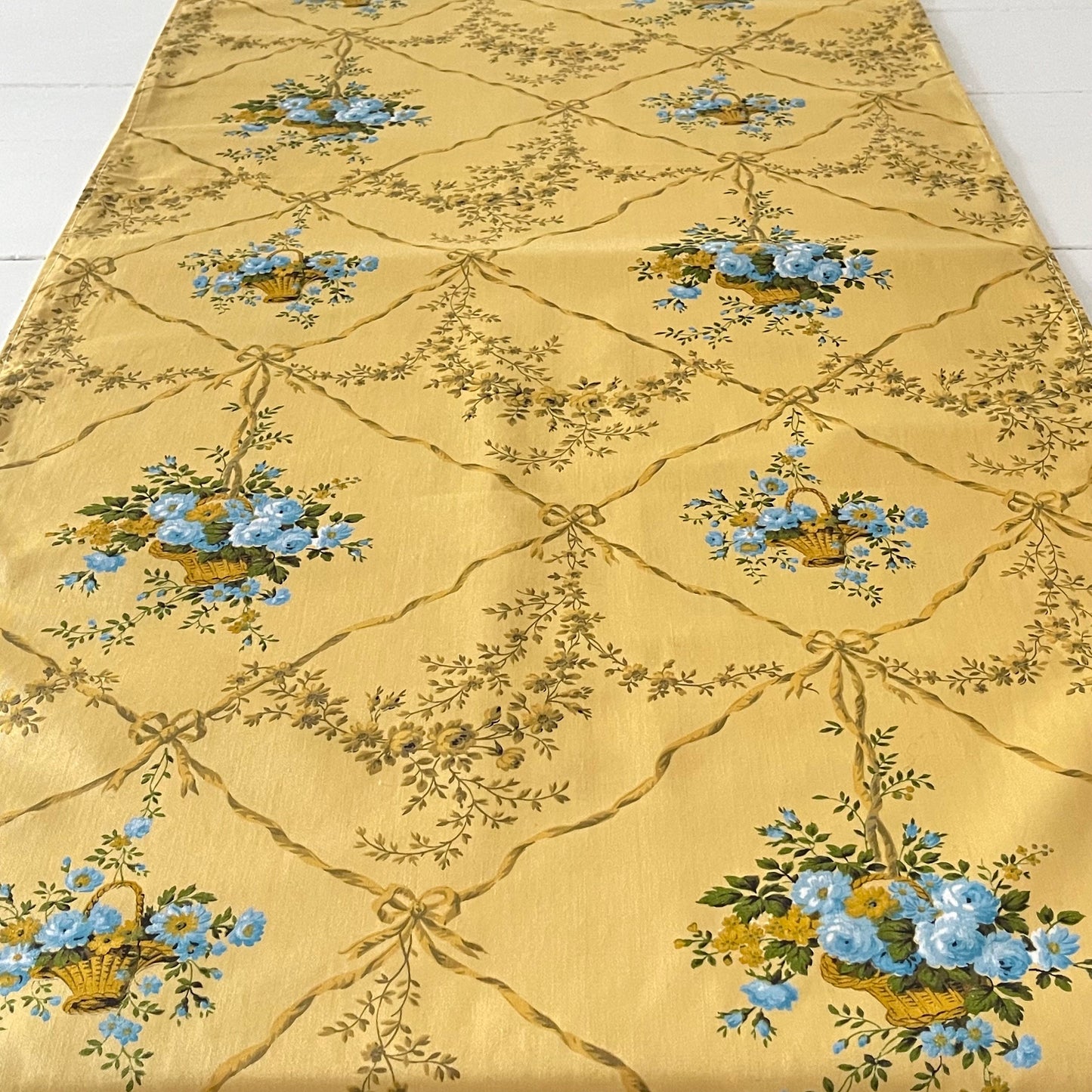 106" Pretty French Vintage Romanex de Boussac - 'LE HAMEAU' Grande Morceau