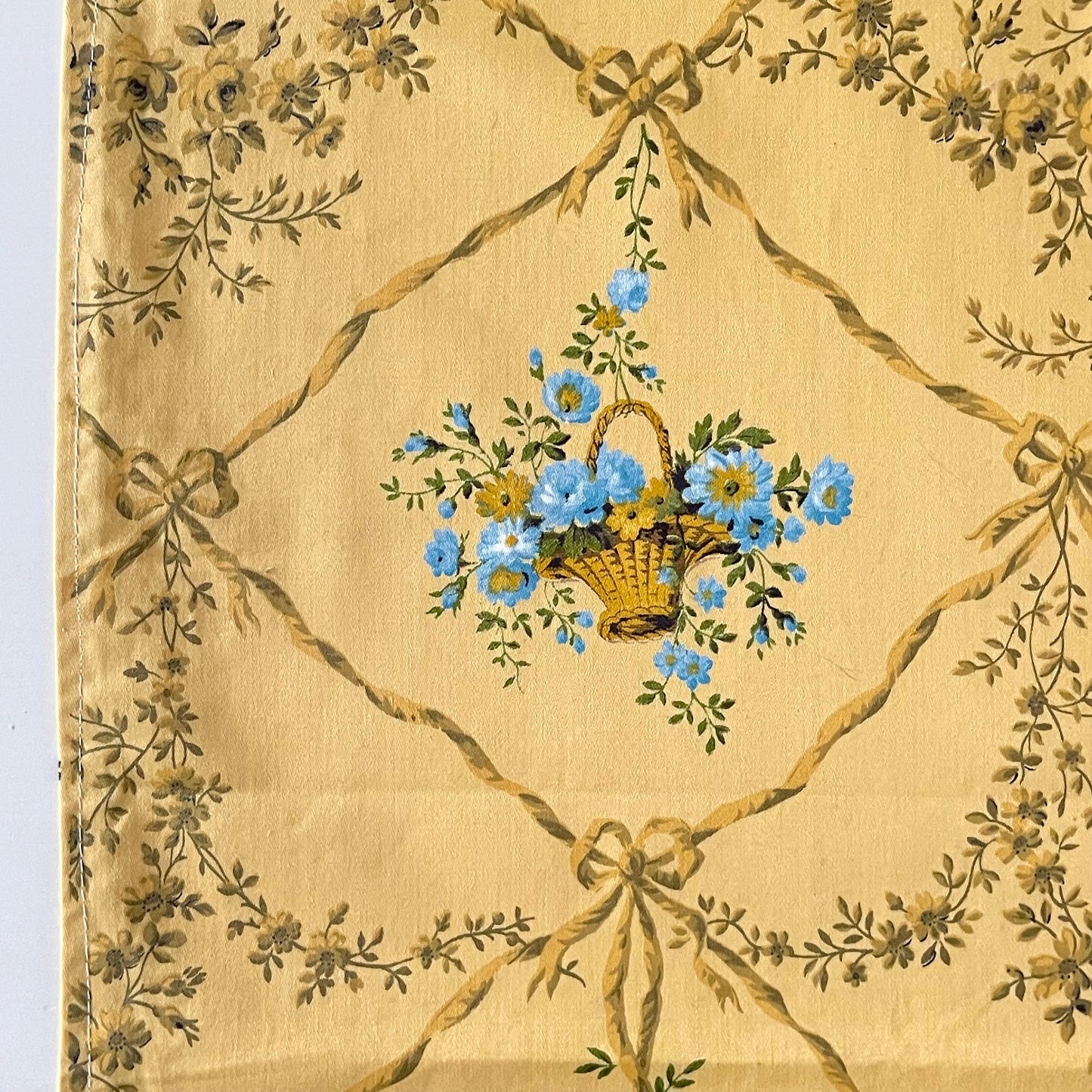 106" Pretty French Vintage Romanex de Boussac - 'LE HAMEAU' Grande Morceau