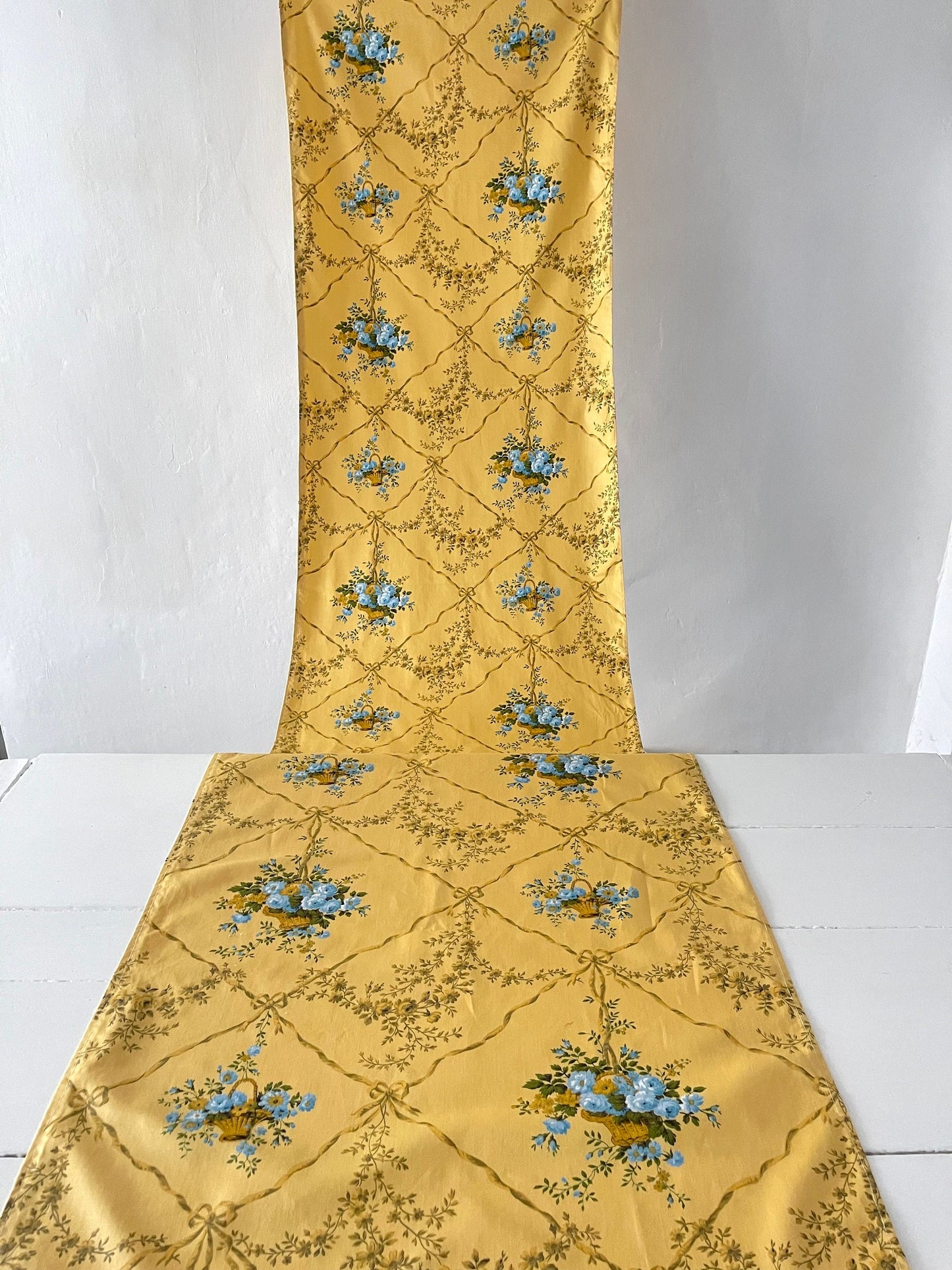 106" Pretty French Vintage Romanex de Boussac - 'LE HAMEAU' Grande Morceau