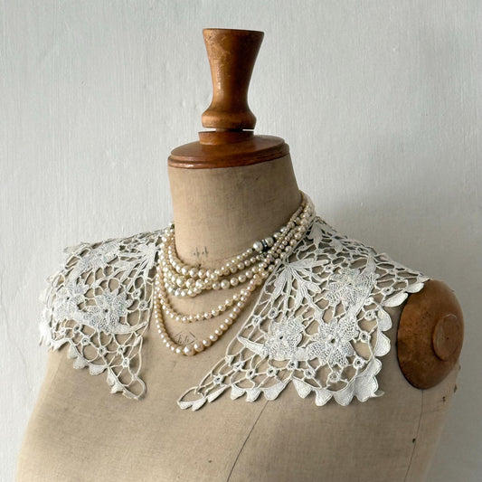 Pretty French Antique Handmade Lace Collar