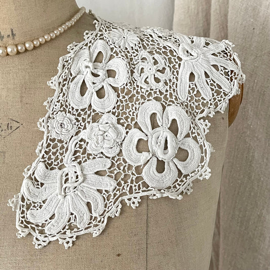 Pretty French Antique Handmade Lace Collar