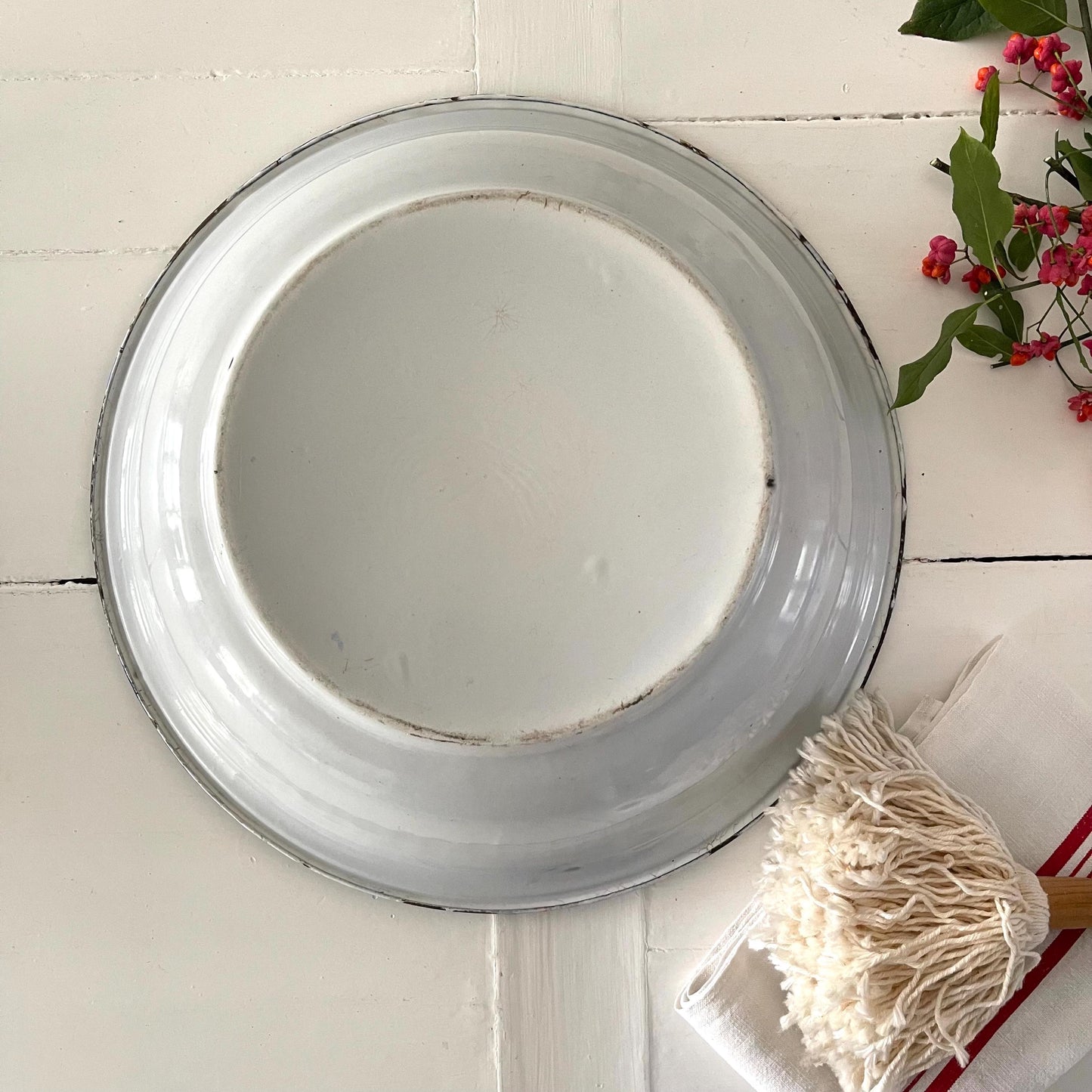 Set French Vintage Enamel Washing Up Bowl, Wash Bowl, Planter, Basin, Linen Torchon & Mop