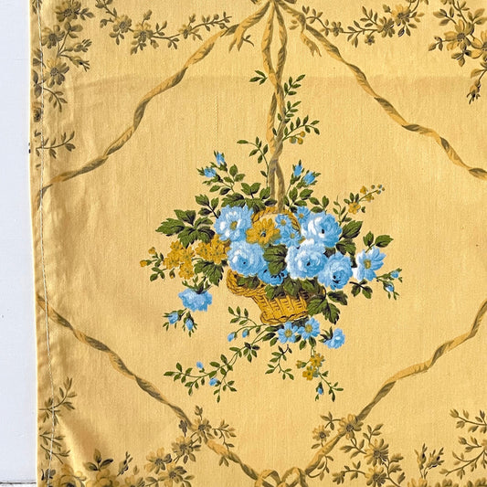 106" Pretty French Vintage Romanex de Boussac - 'LE HAMEAU' Grande Morceau